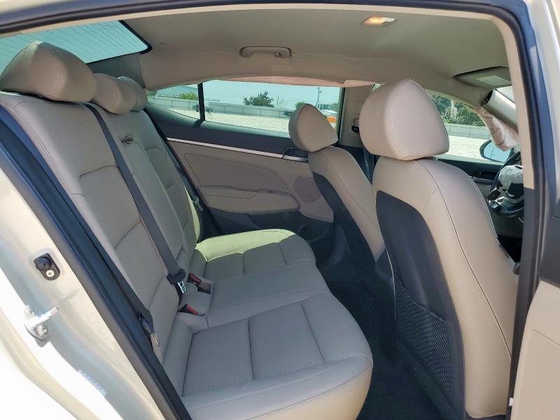 2017 HYUNDAI ELANTRA SE KMHD84LF1HU160423