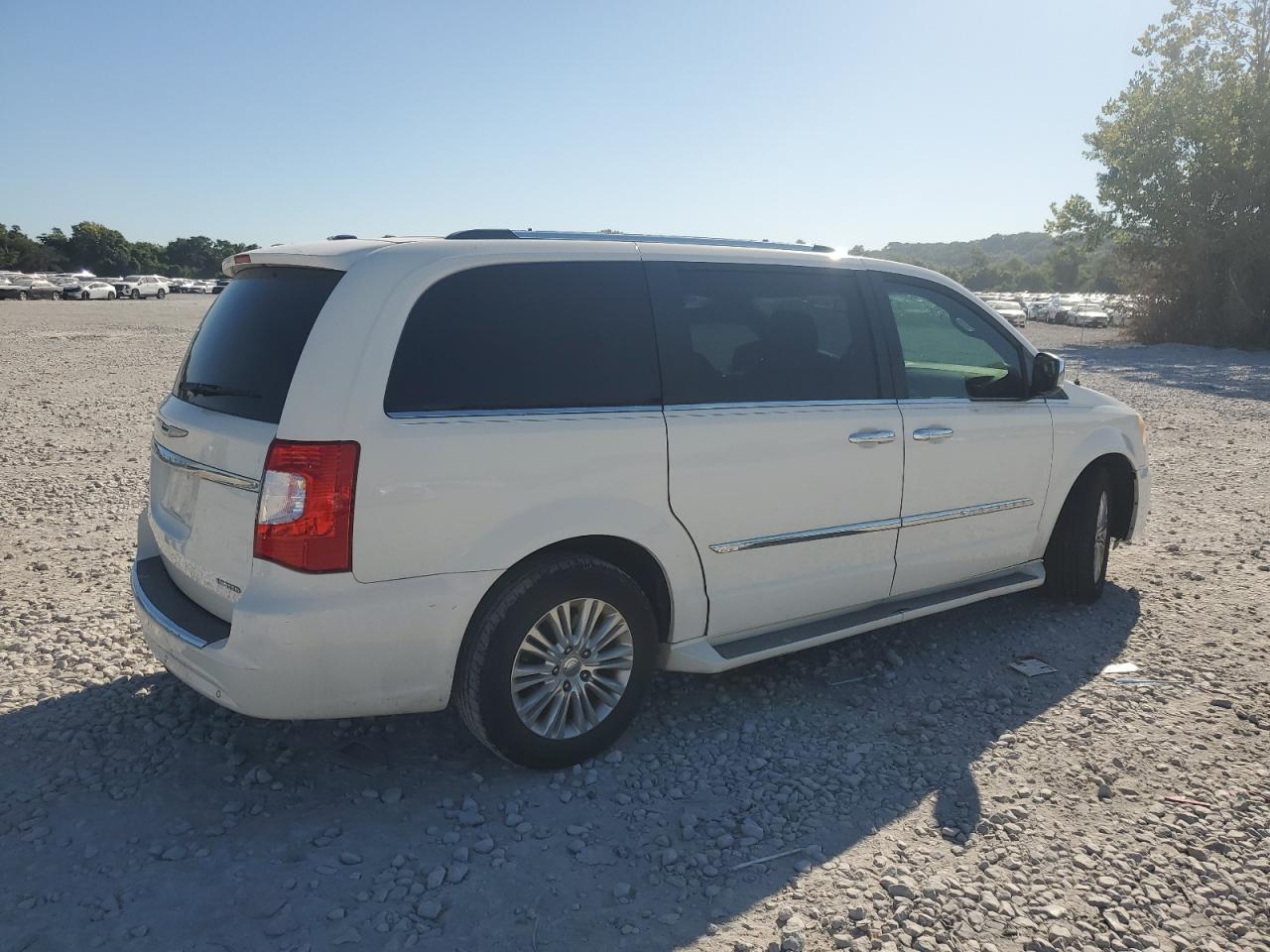 CHRYSLER TOWN & COUNTRY LIMITED