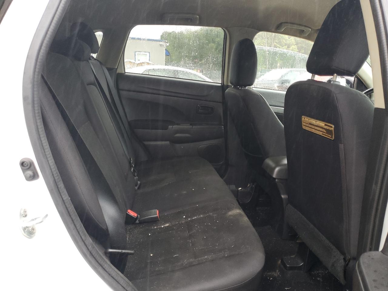 MITSUBISHI OUTLANDER ES