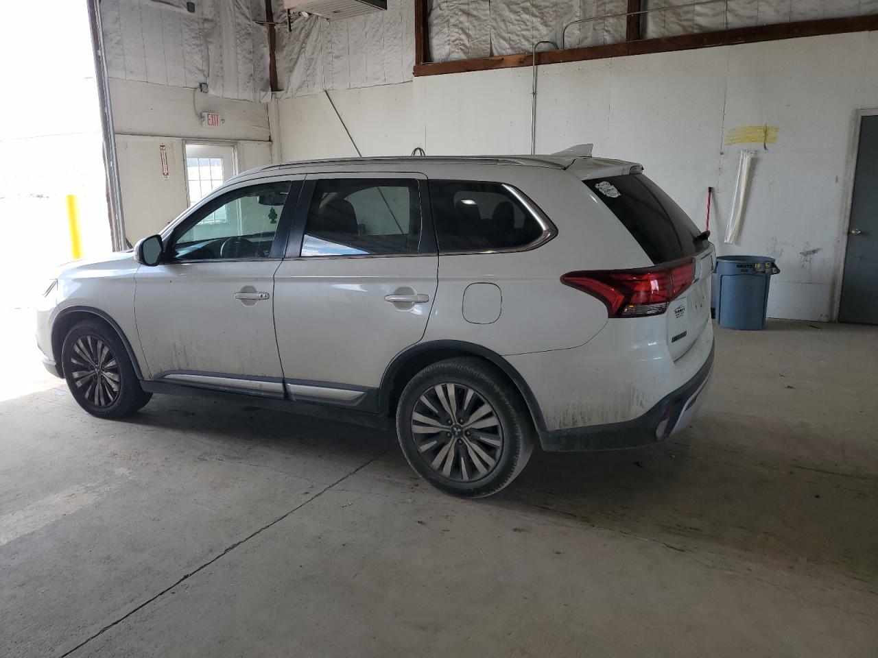 MITSUBISHI OUTLANDER SE