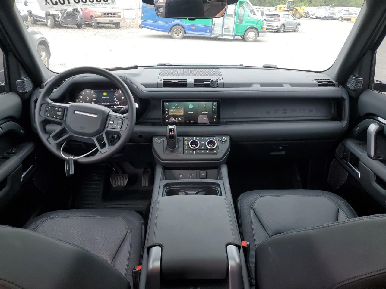 LAND ROVER DEFENDER 110 X-DYNAMIC SE