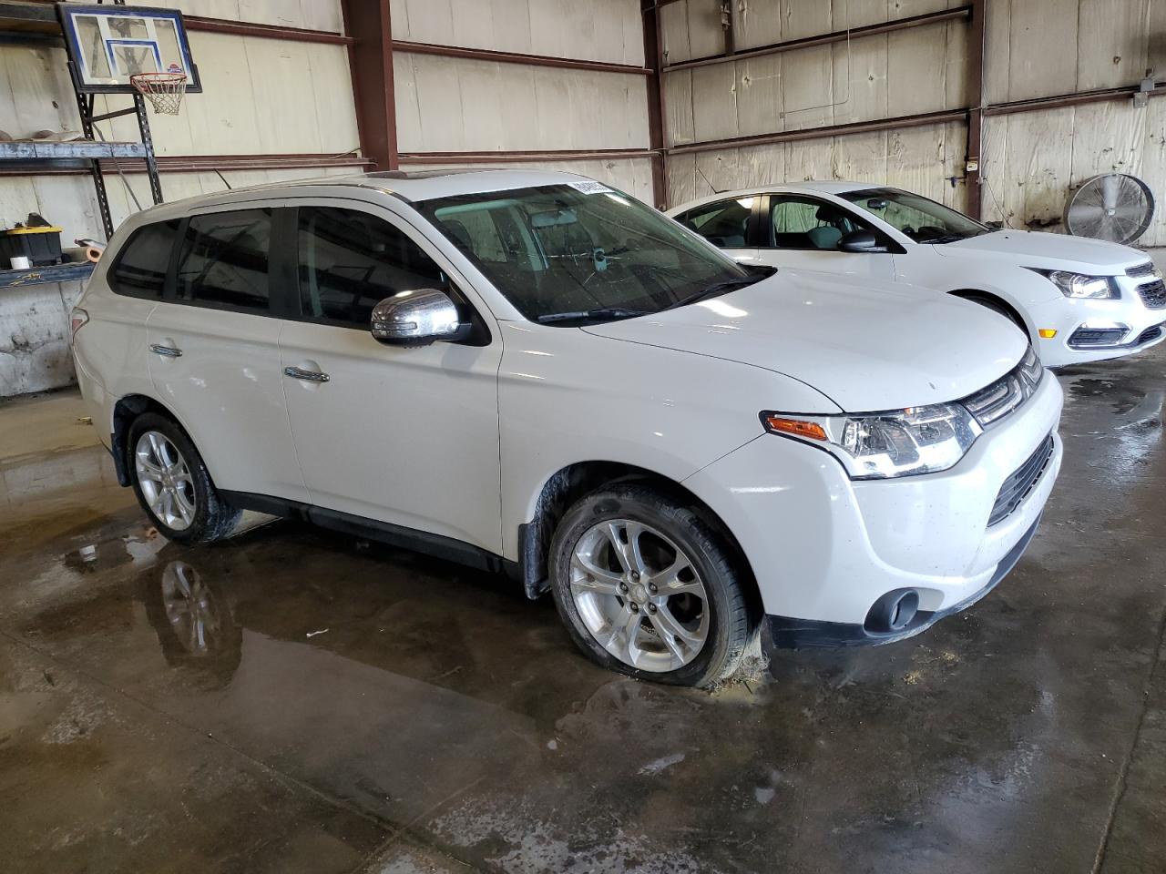 MITSUBISHI OUTLANDER SE