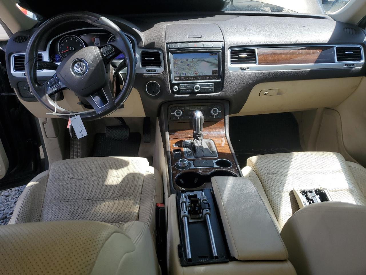 VOLKSWAGEN TOUAREG SPORT