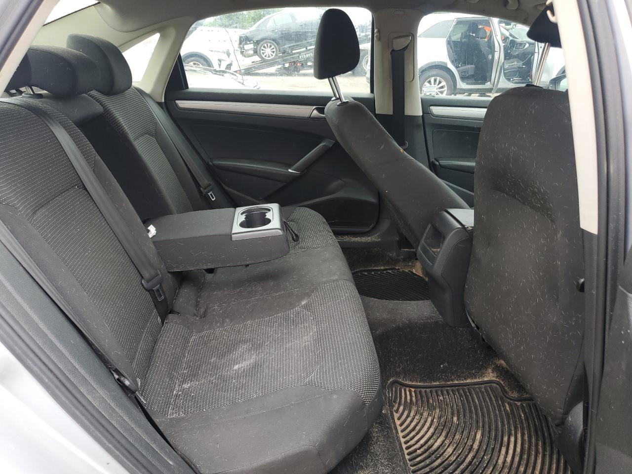 Lot #3235777941 2016 VOLKSWAGEN PASSAT S