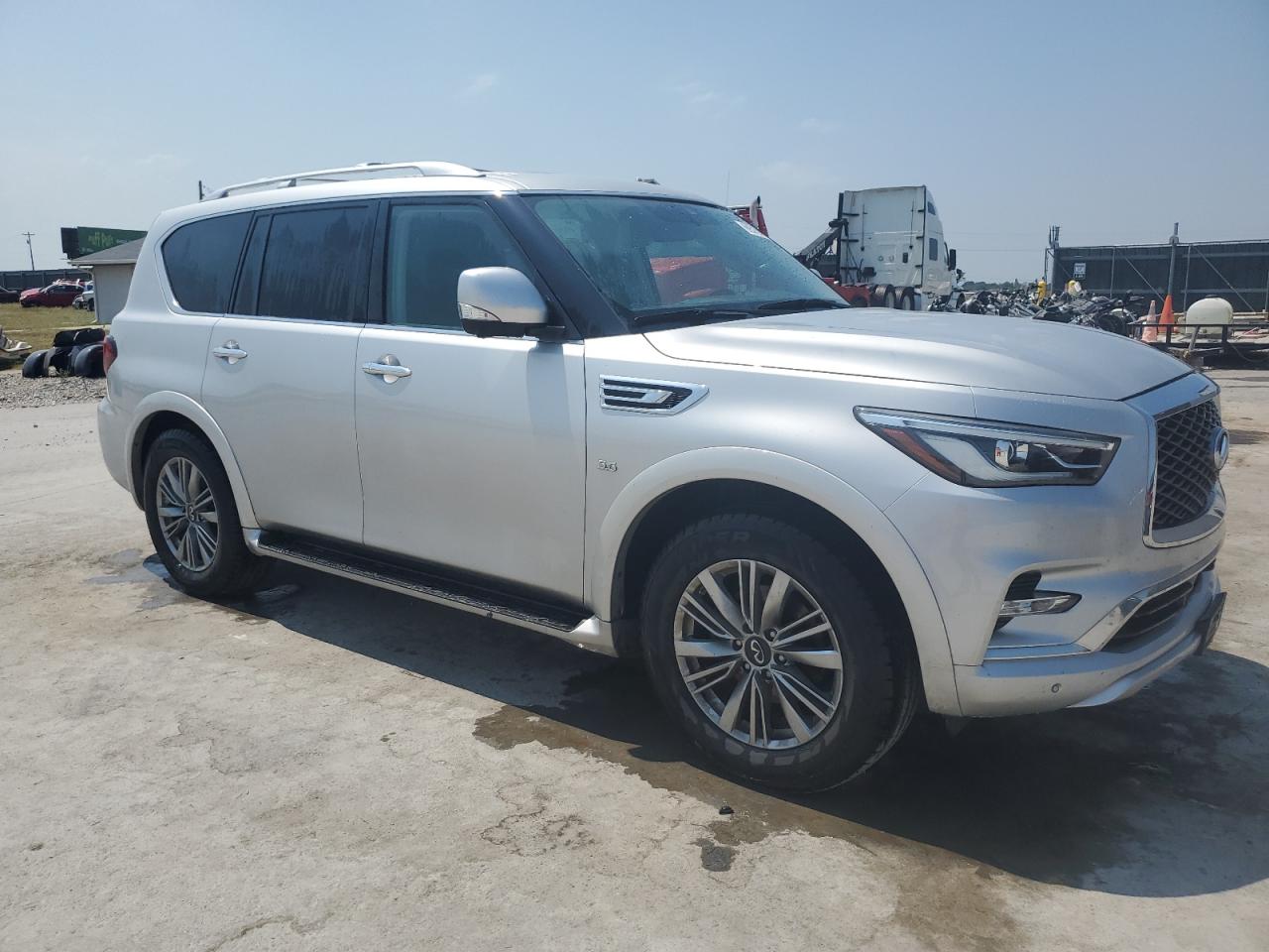 INFINITI QX80 LUXE