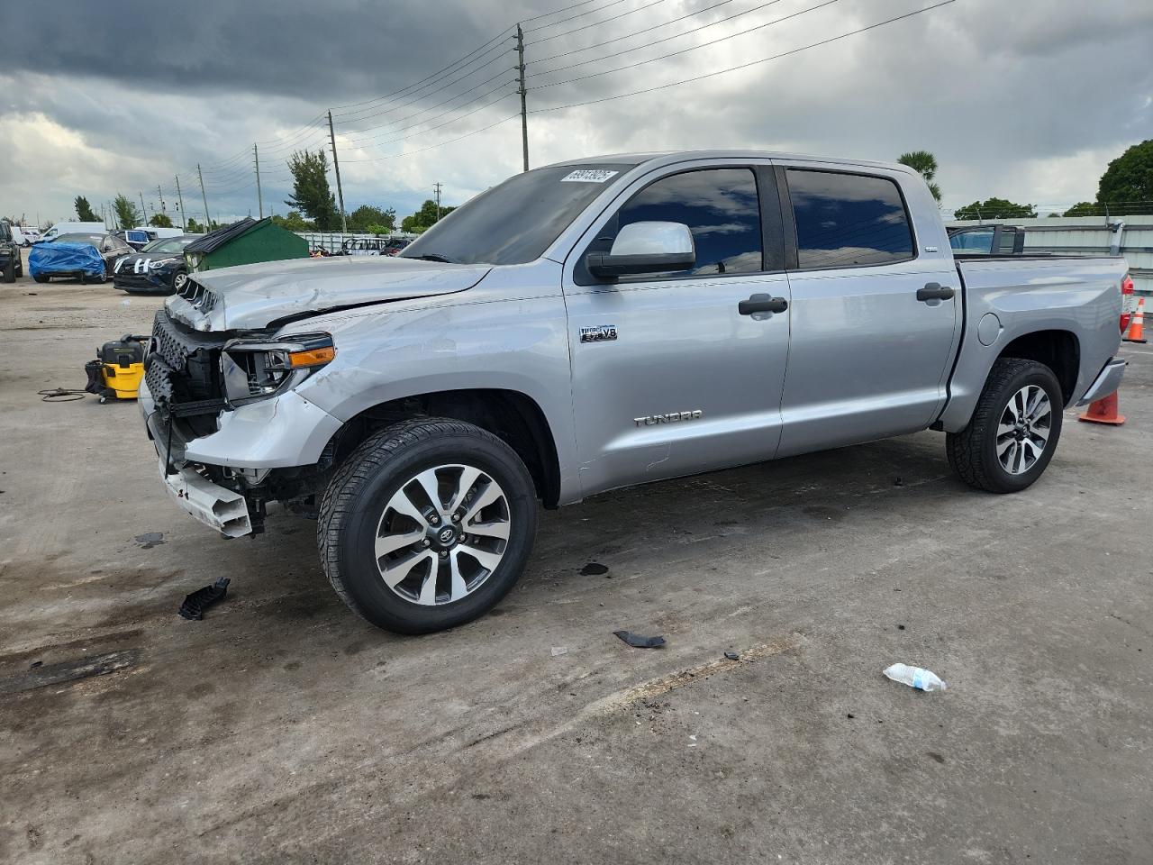 TOYOTA TUNDRA CREWMAX SR5
