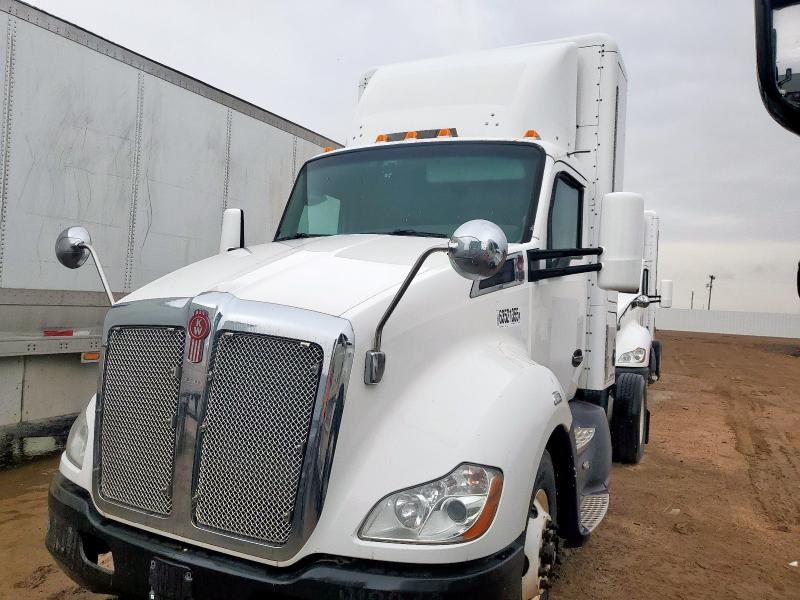 2017 KENWORTH T680 #3285598336
