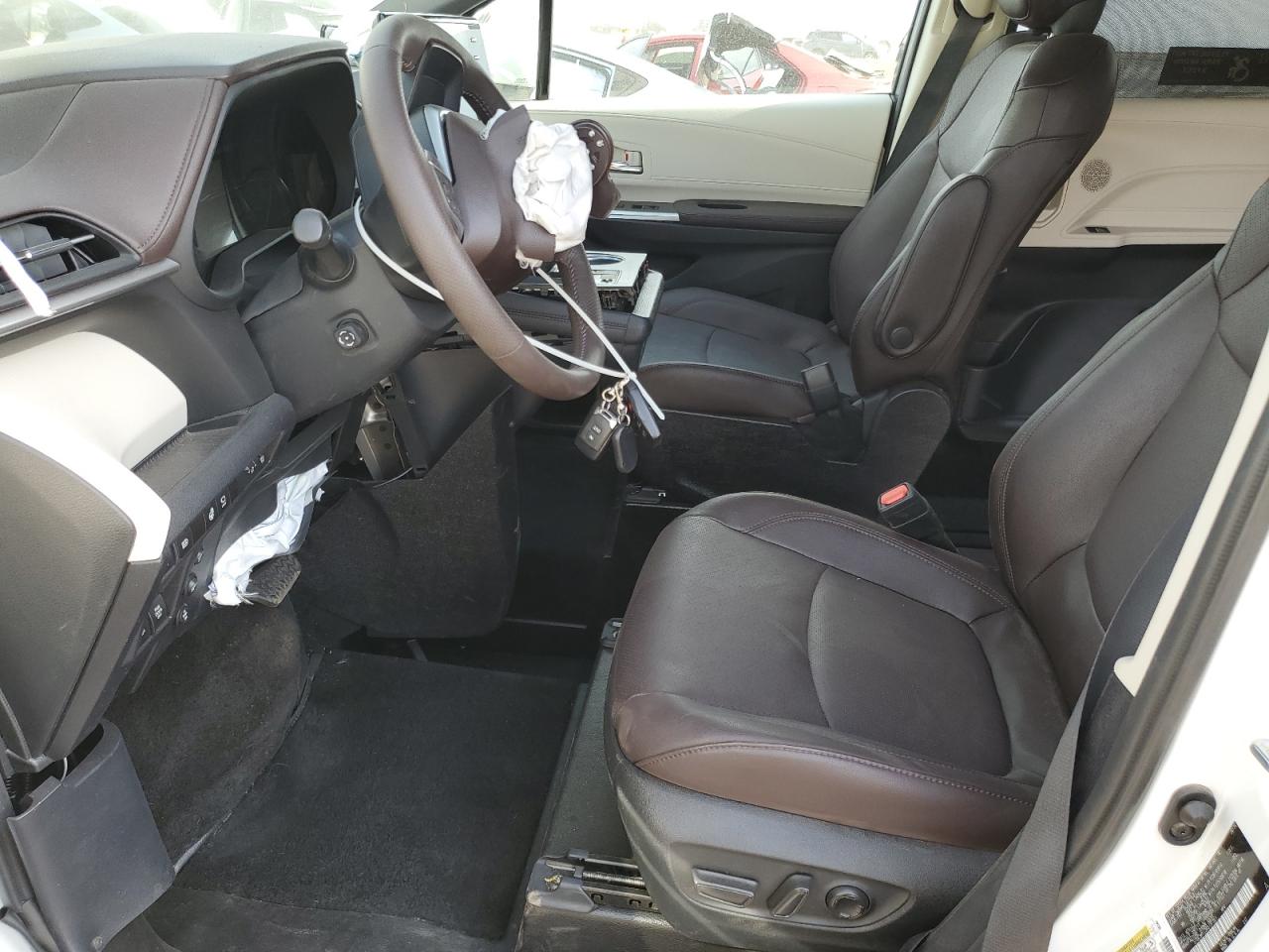 TOYOTA SIENNA LIMITED