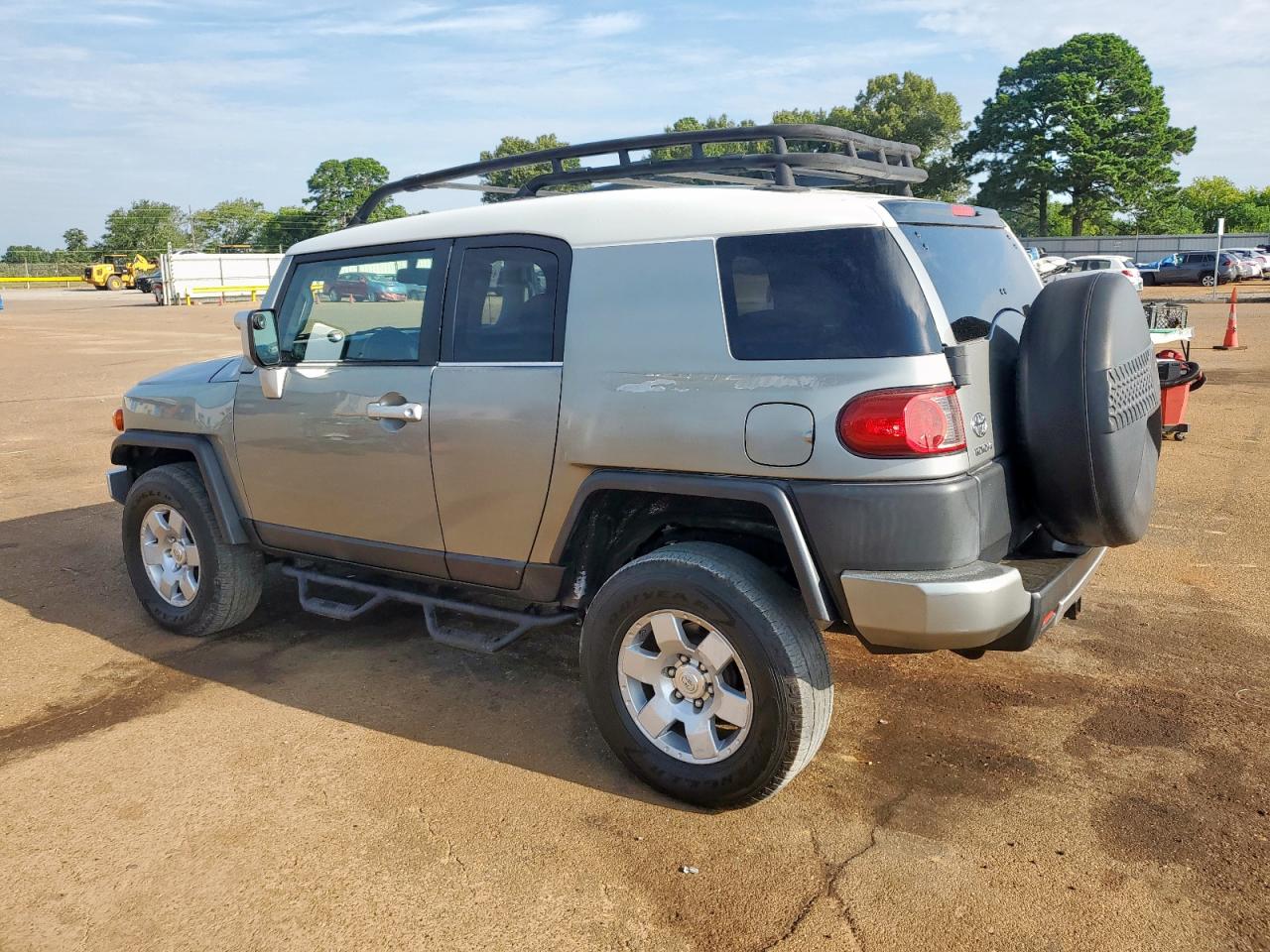 TOYOTA FJ CRUISER