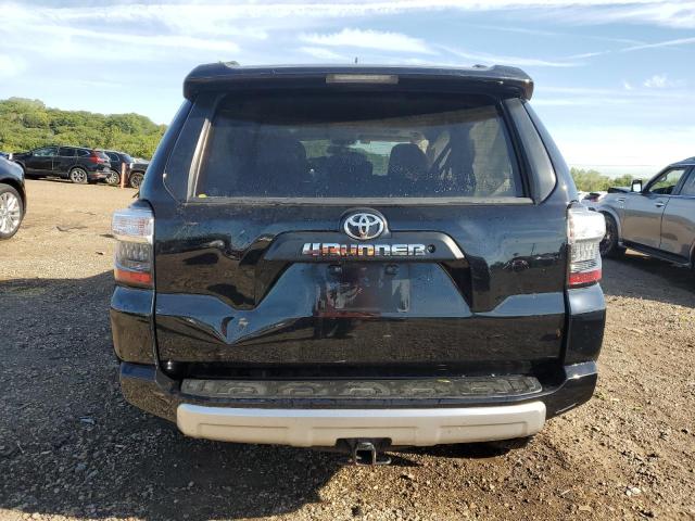 2018 TOYOTA 4RUNNER SR JTEBU5JR3J5550302