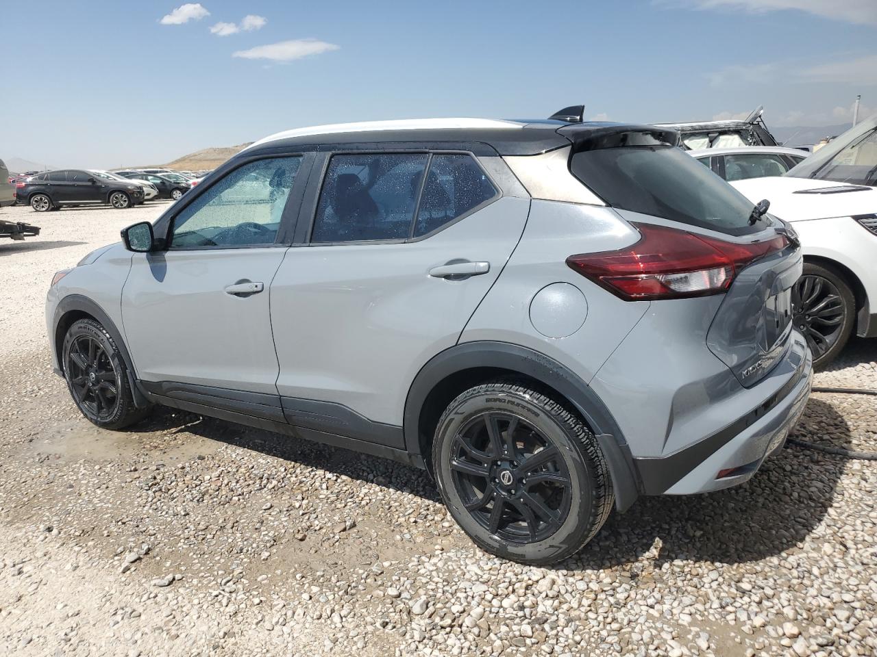 NISSAN KICKS SV