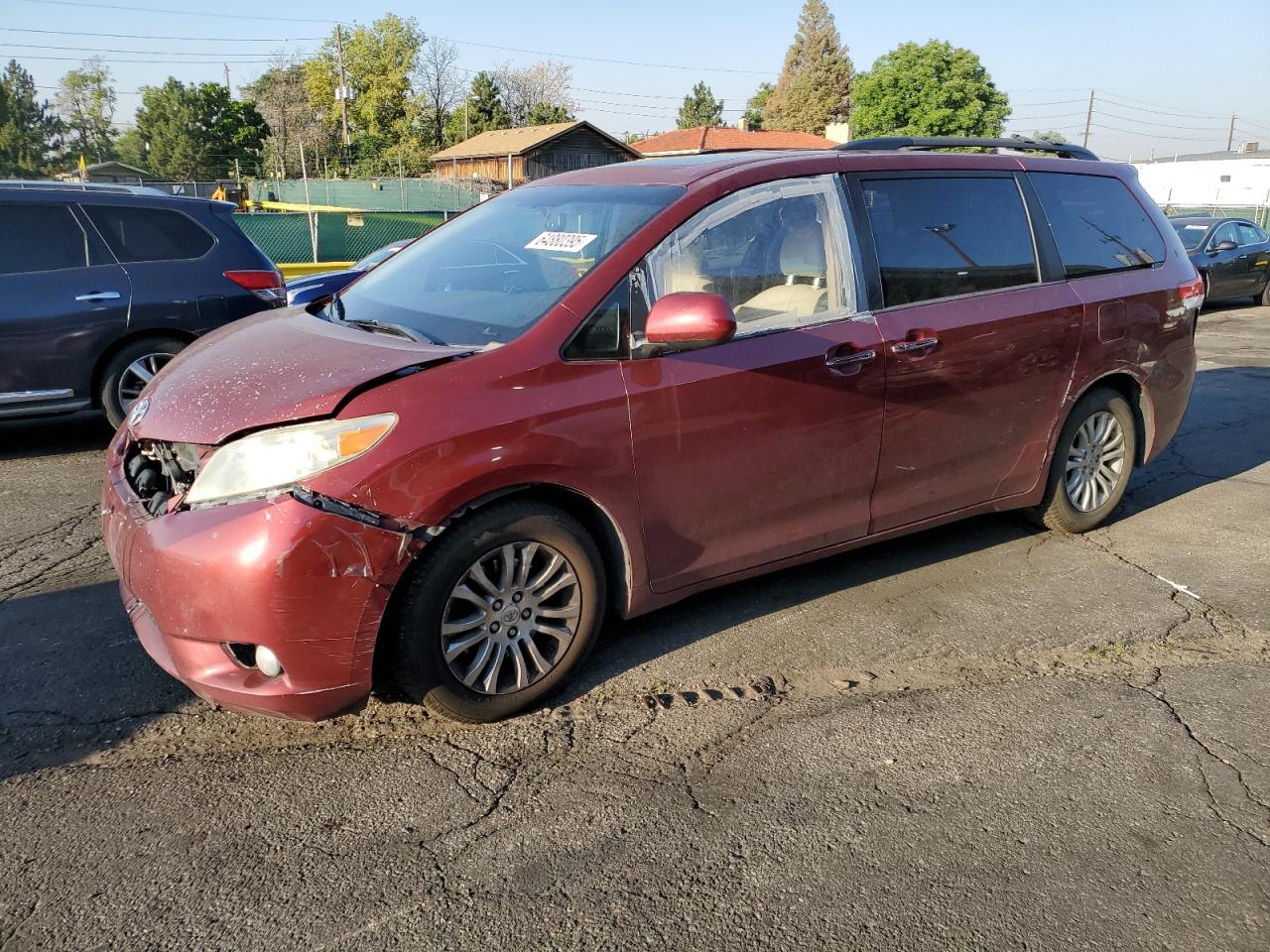 TOYOTA SIENNA XLE