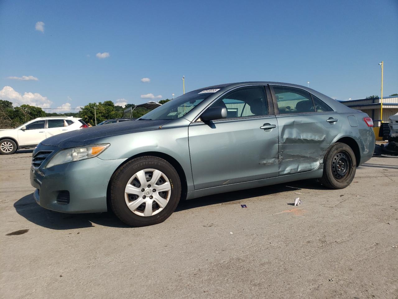 TOYOTA CAMRY BASE