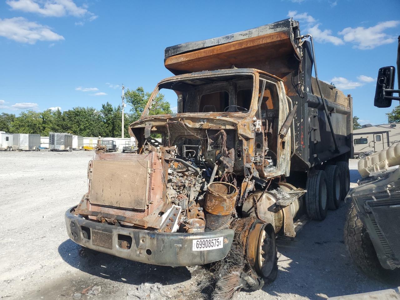 Lot #3246946237 2009 STERLING LT9500