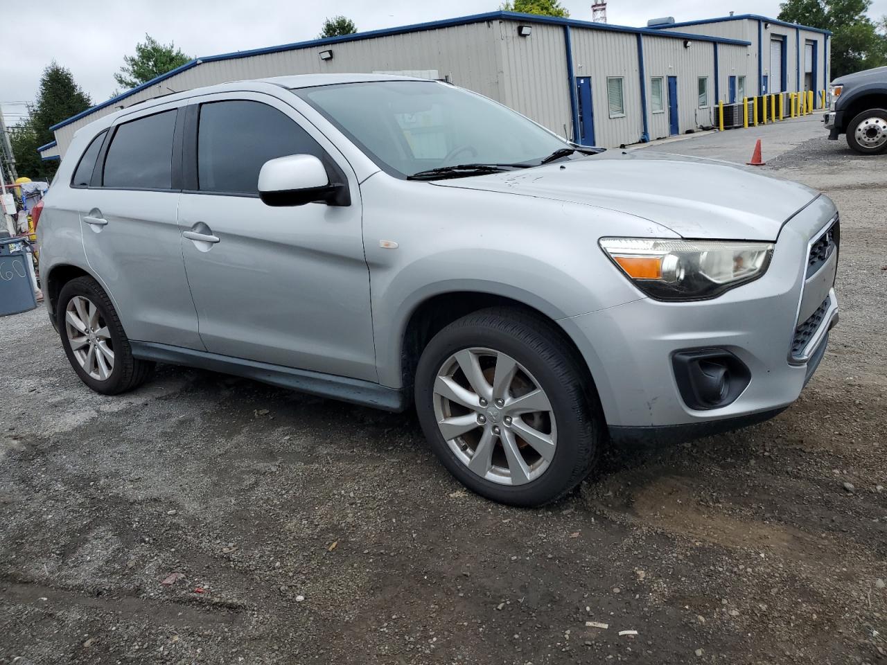 MITSUBISHI OUTLANDER ES