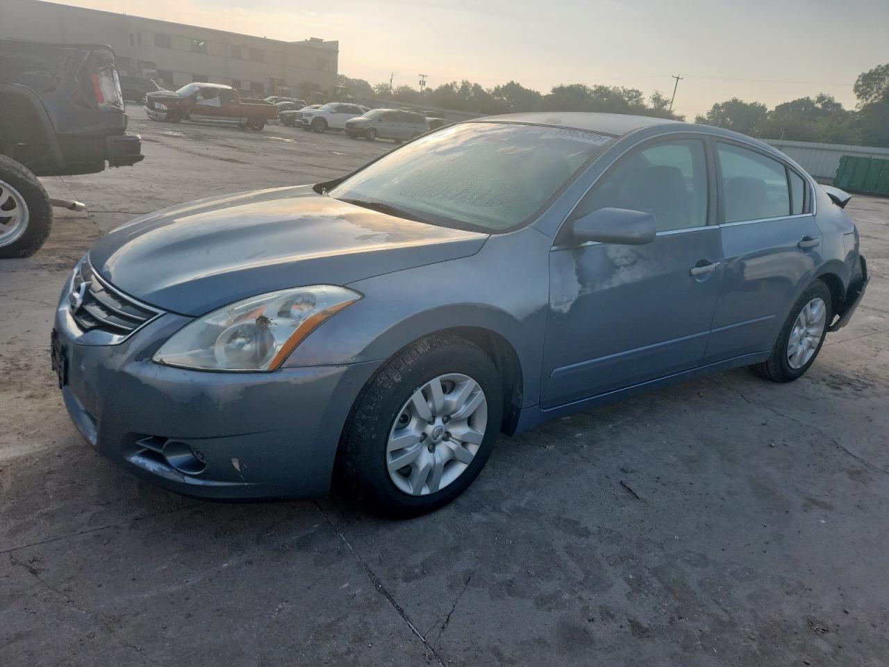 NISSAN ALTIMA BASE
