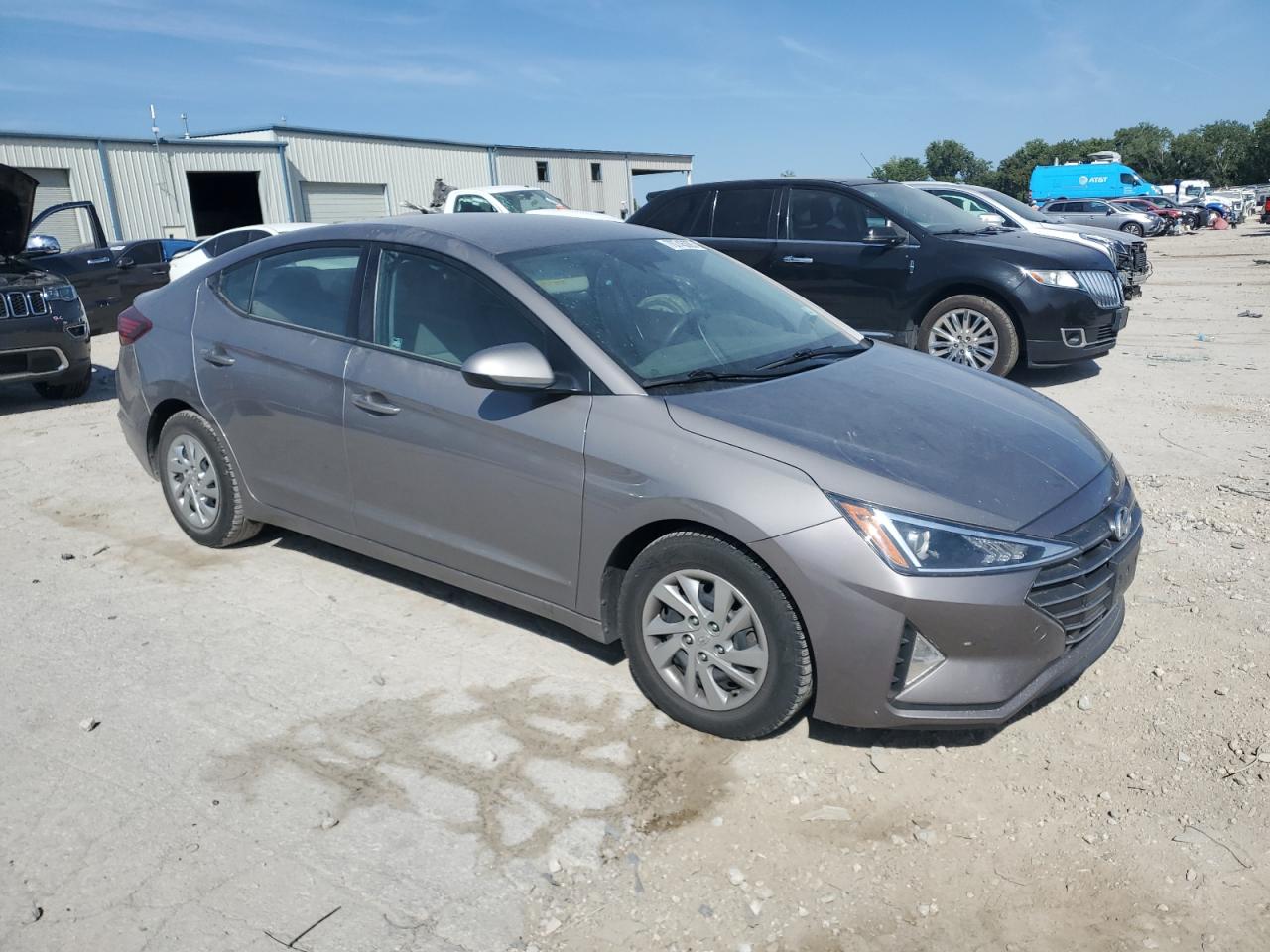HYUNDAI ELANTRA SE