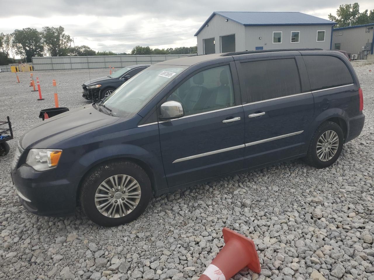 CHRYSLER TOWN & COUNTRY TOURING L