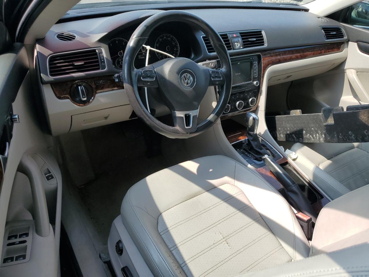 VOLKSWAGEN PASSAT SEL