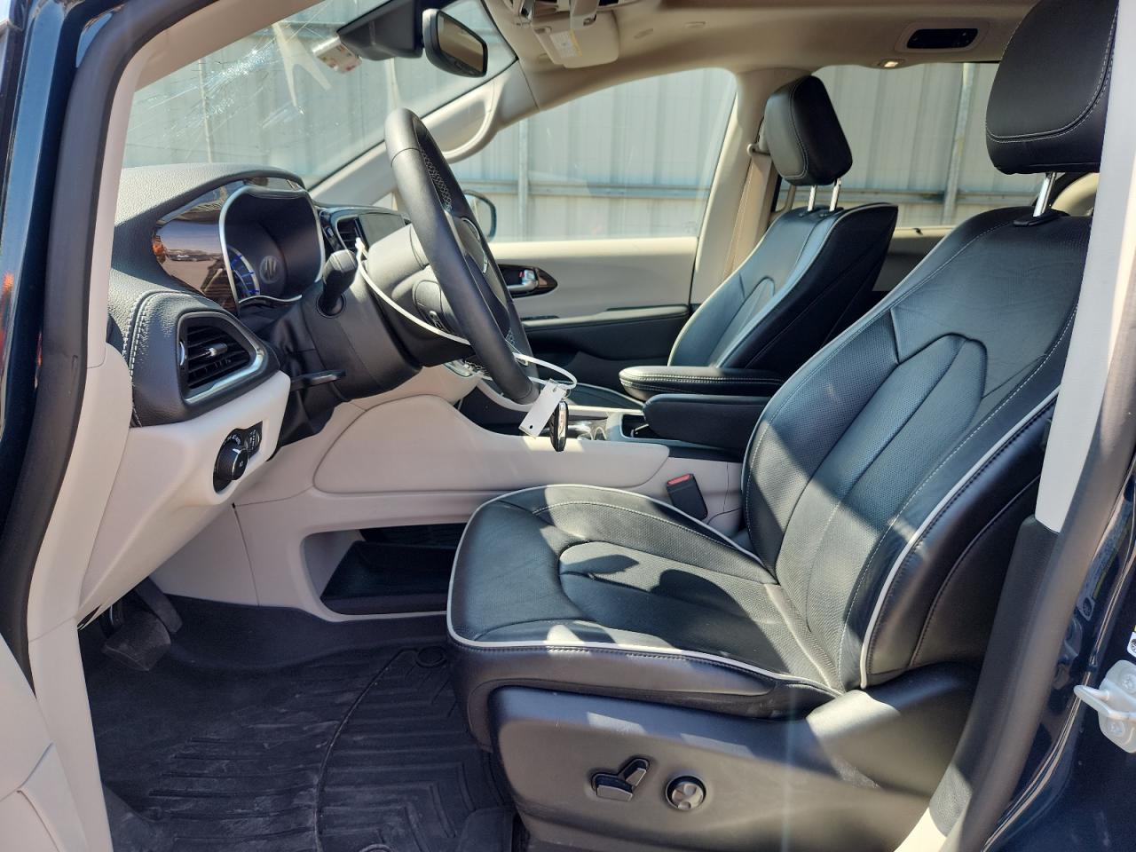 CHRYSLER PACIFICA HYBRID LIMITED