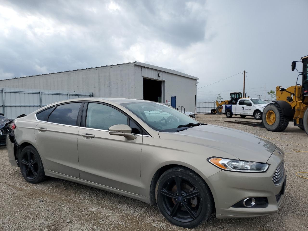FORD FUSION SE