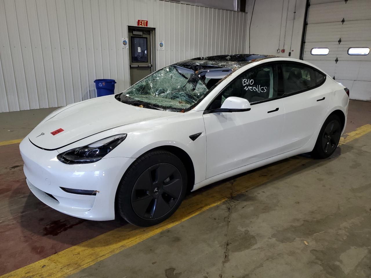 TESLA MODEL 3