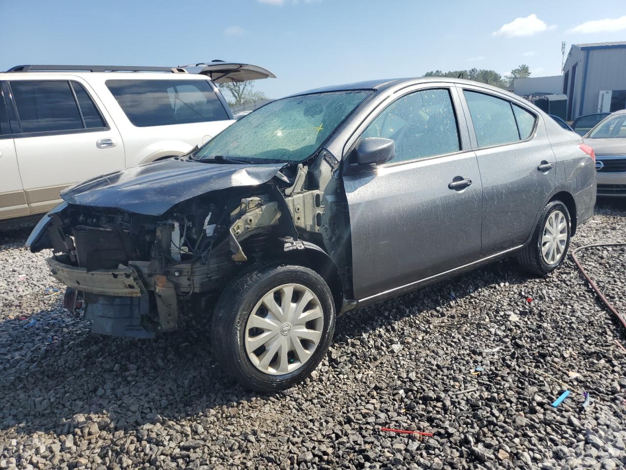 NISSAN VERSA S