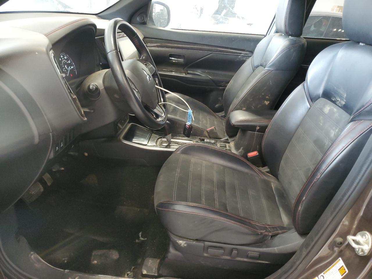 MITSUBISHI OUTLANDER SE