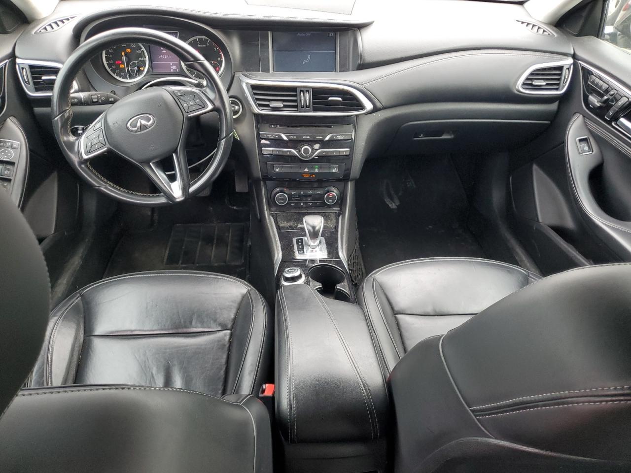INFINITI QX30 BASE
