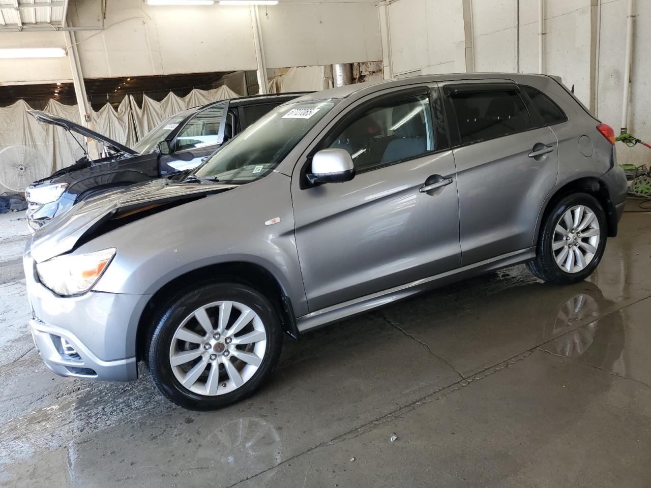 MITSUBISHI OUTLANDER SE