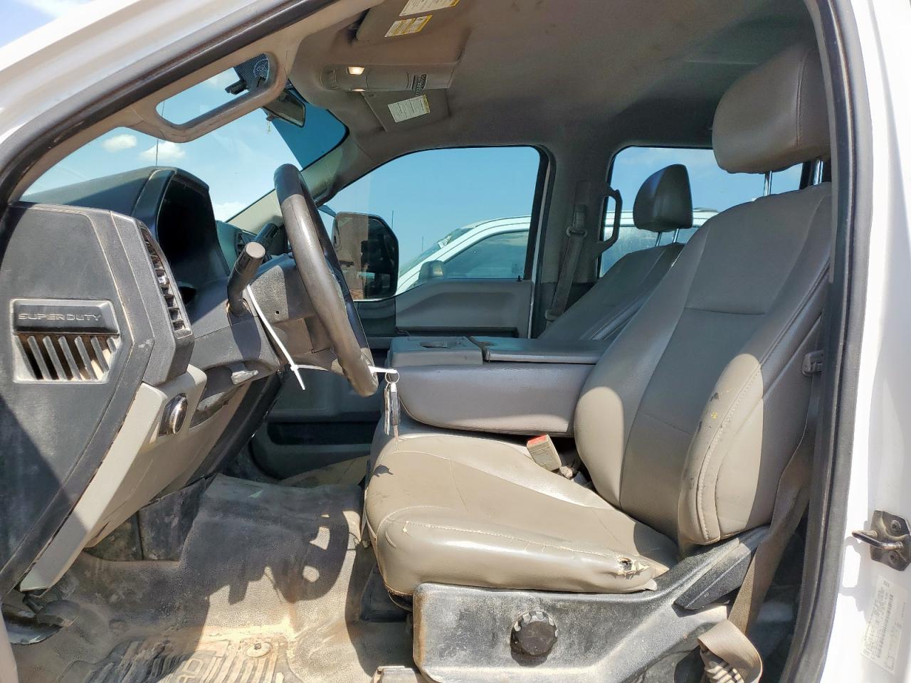 FORD F-550 SUPER DUTY