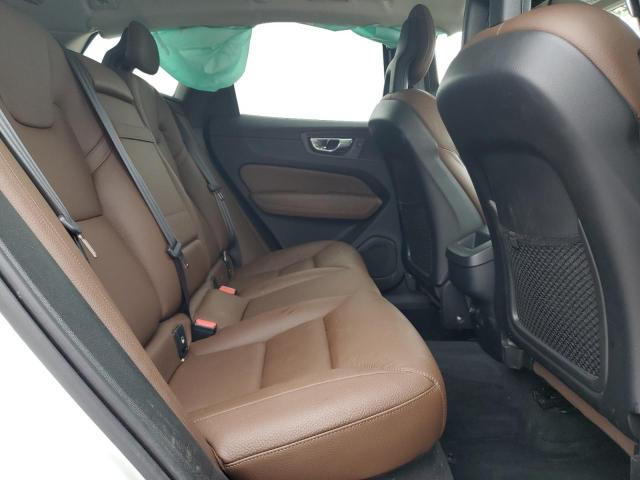 2018 VOLVO XC60 T5 MO YV4102RKXJ1085202