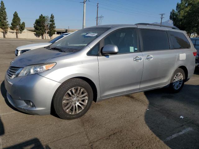 TOYOTA SIENNA XLE