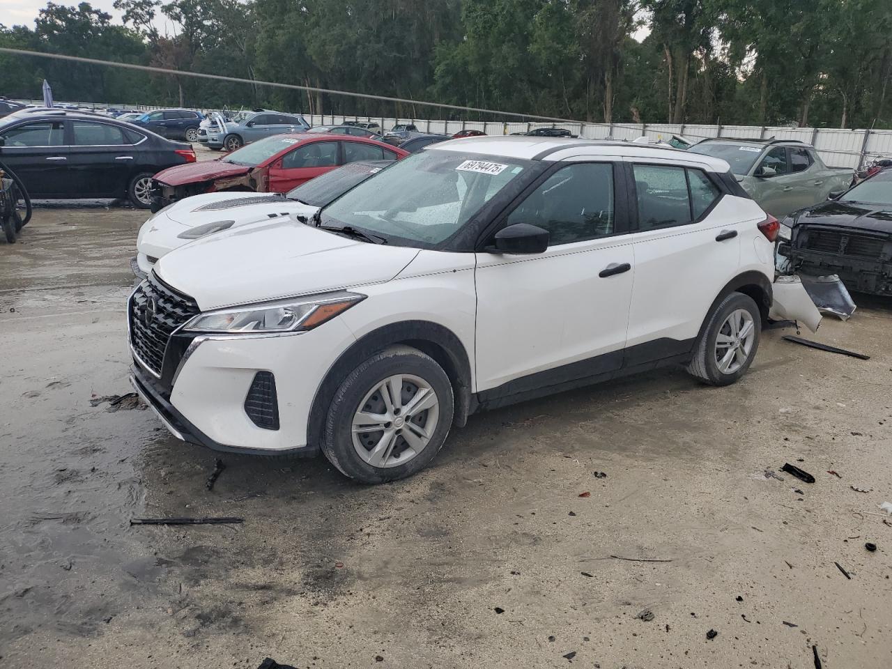 NISSAN KICKS S