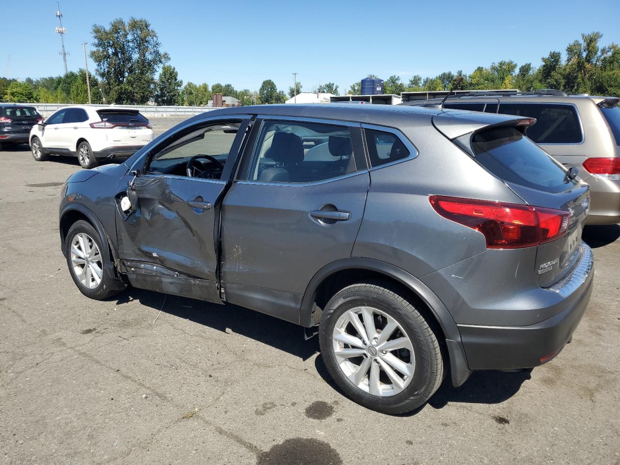 NISSAN ROGUE SPORT S