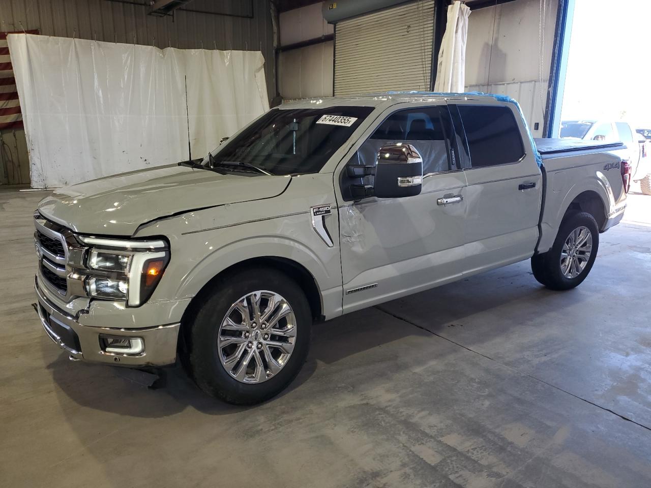 FORD F-150 LARIAT