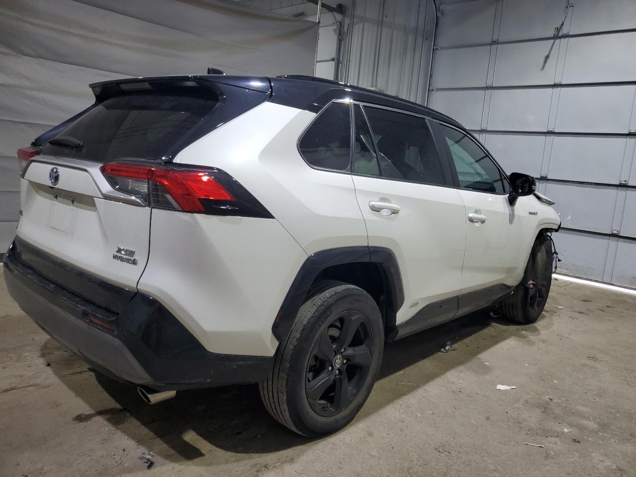 TOYOTA RAV4 XSE