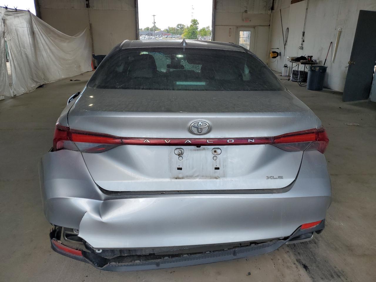 TOYOTA AVALON XLE