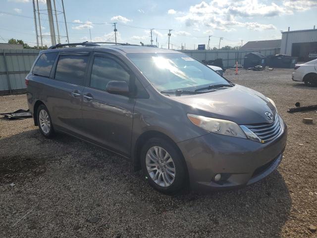 2016 TOYOTA SIENNA XLE - 5TDYK3DC3GS696878