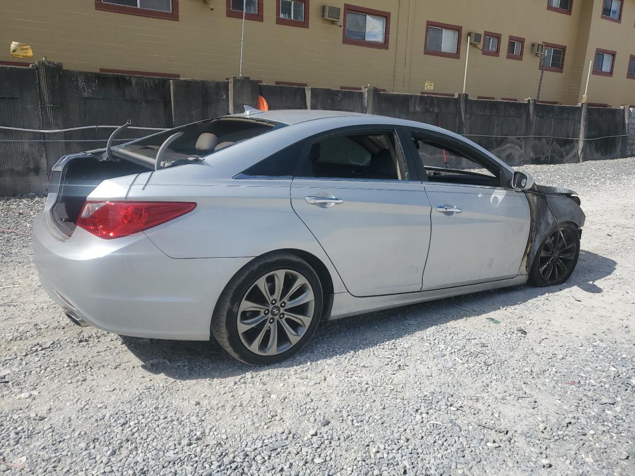 Lot #3309509563 2012 HYUNDAI SONATA SE