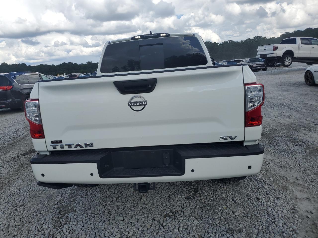 NISSAN TITAN SV