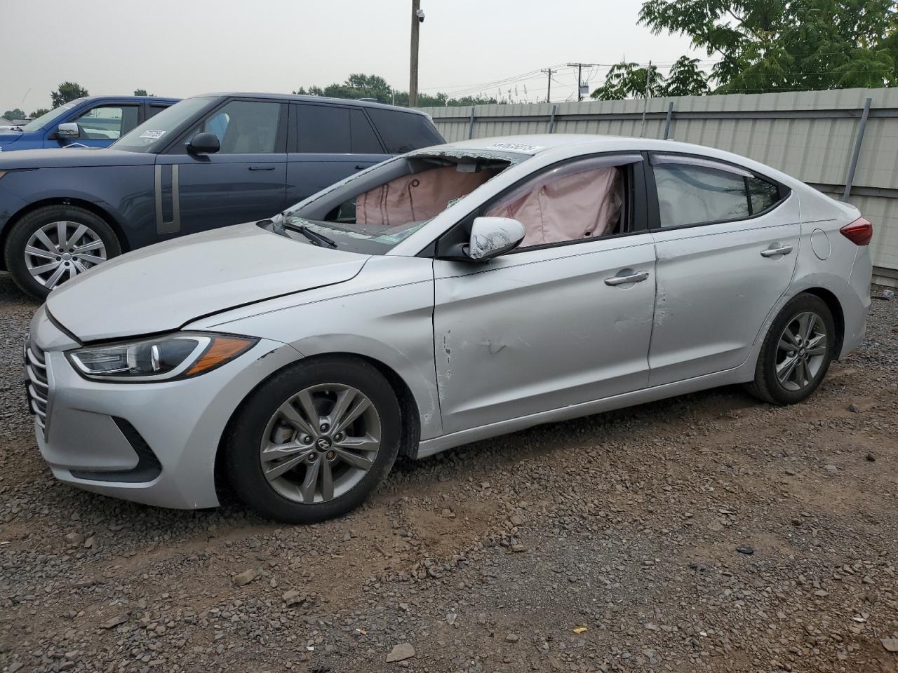 HYUNDAI ELANTRA SE