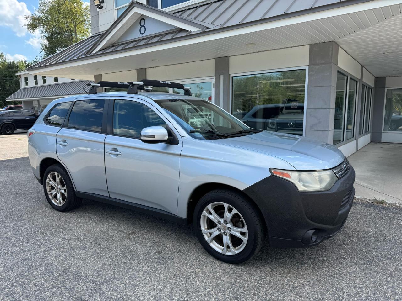 MITSUBISHI OUTLANDER SE