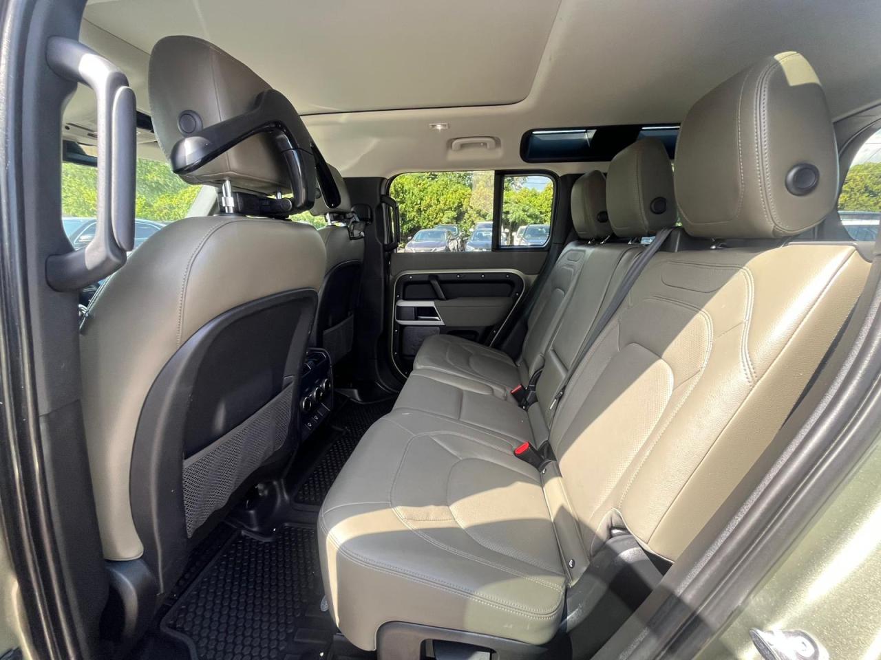 LAND ROVER DEFENDER 110 SE