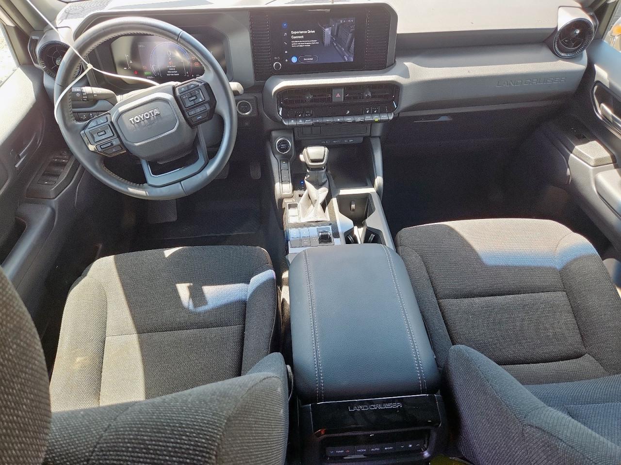 TOYOTA LAND CRUISER BASE