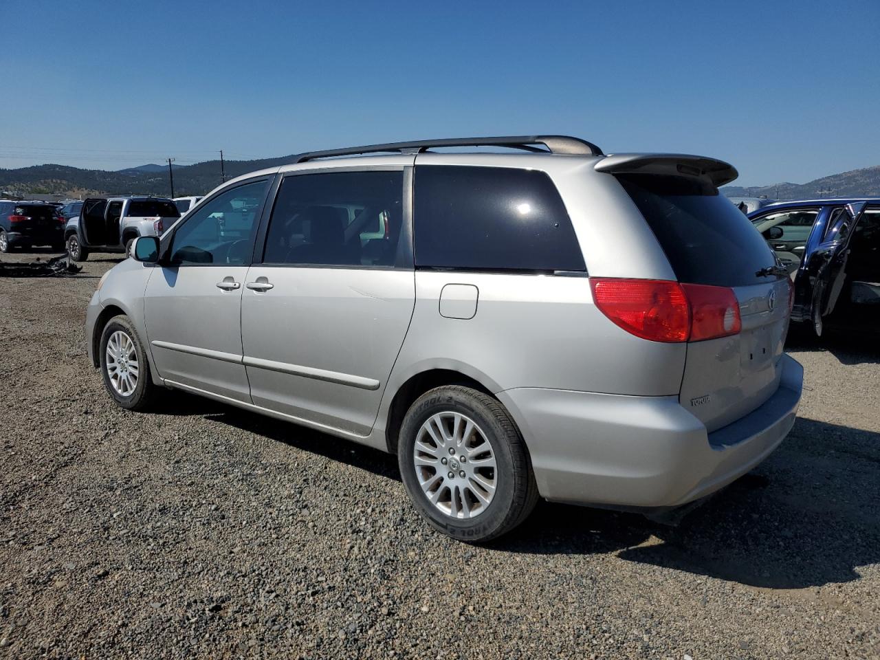 Lot #3259520101 2009 TOYOTA SIENNA XLE