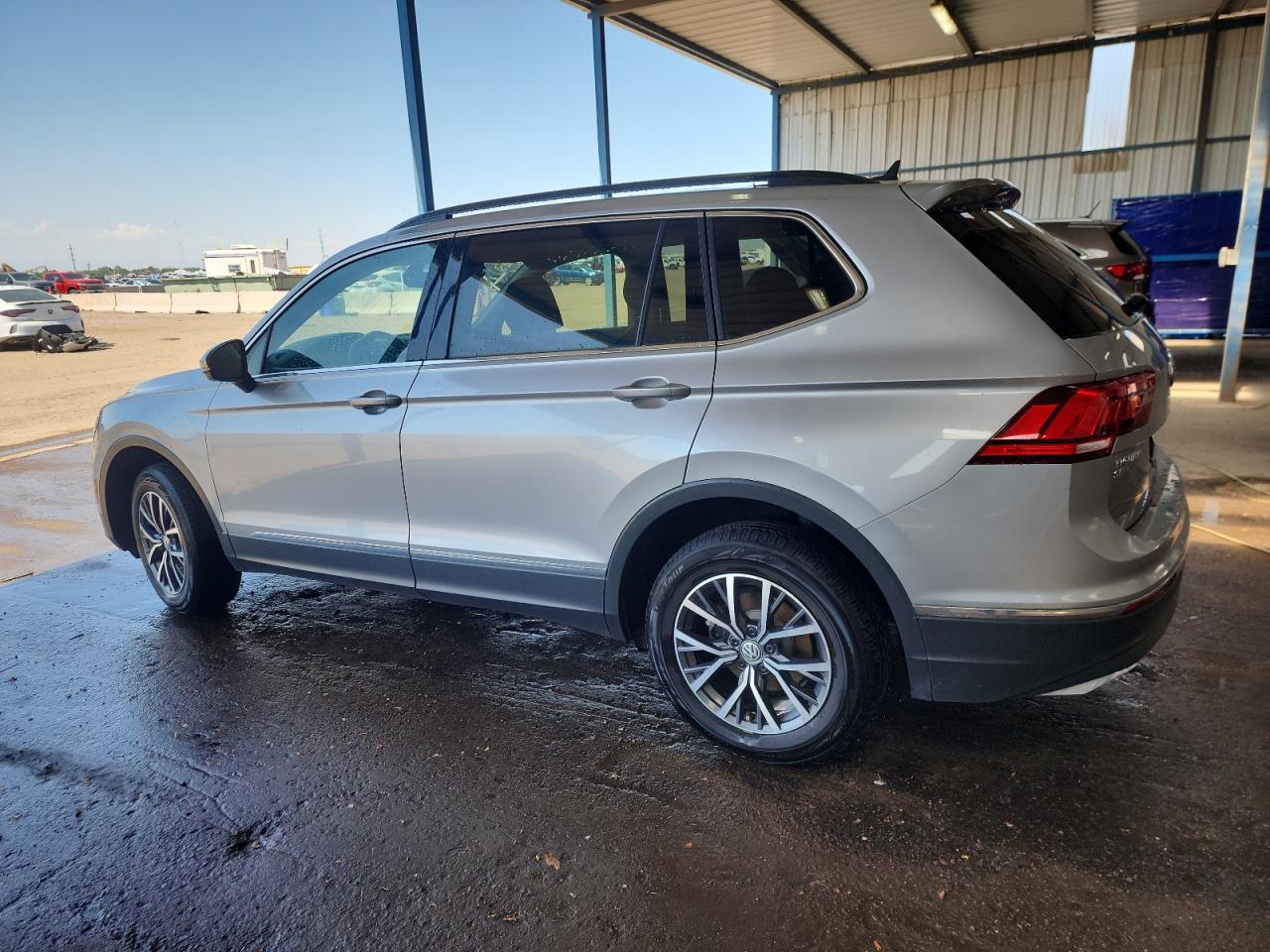 VOLKSWAGEN TIGUAN SE