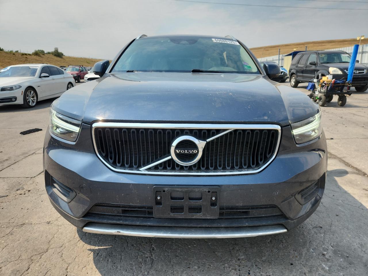 VOLVO XC40 T5 MOMENTUM