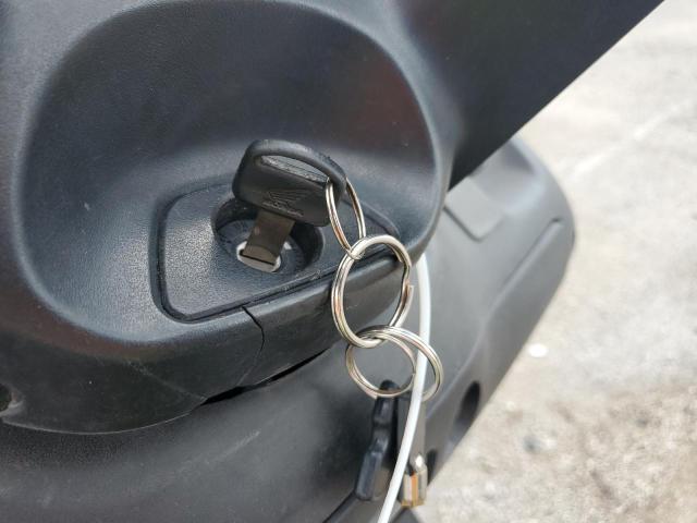 2005 HONDA SCOOTER JH2MF06155K300085