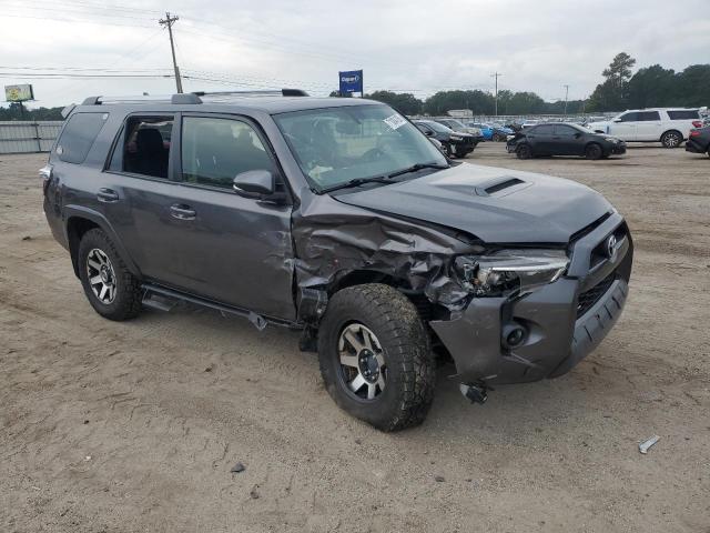 2018 TOYOTA 4RUNNER SR JTEBU5JR3J5609431